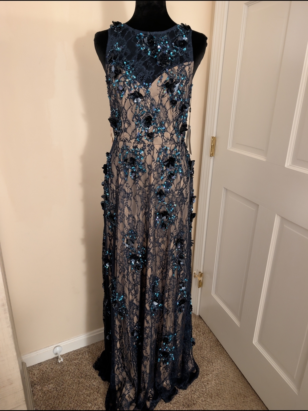 ​NWT Adrianna Papell 3D Floral Sequin Bead Lace Gown Midnight Nude 4